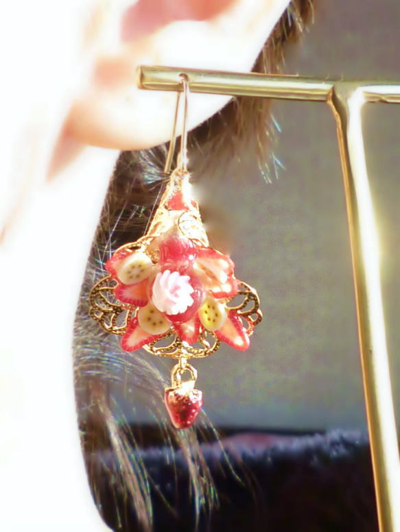 ichigo縐棉珍珠耳環草莓縐垂鐺耳環 第2張的照片