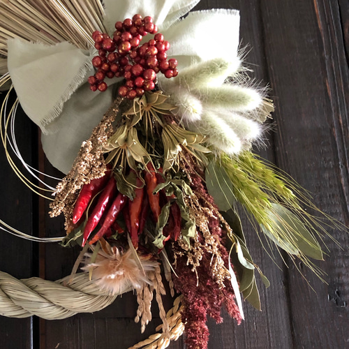 スワッグになる とうがらしとフワフワ素材 ドライフラワーのしめ縄