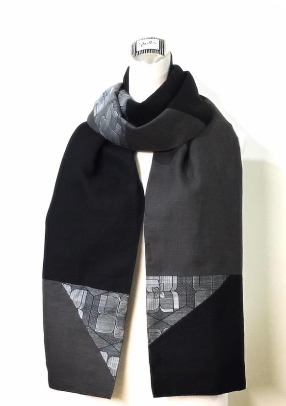 スカーフNo.191*款步迴旋*設計師手作古董布日本特殊幾何黑色織紋灰色撞色典雅氣質毛料圍巾 披肩 第6張的照片