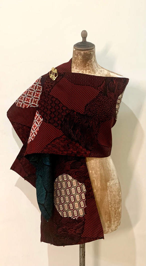 スカーフNo.279*共通点*デザイナー手作り日本アンティーク西陣織り赤底伝統的な縁起の良いパターン孔雀緑六角形亀の殻幾何学的な 4枚目の画像