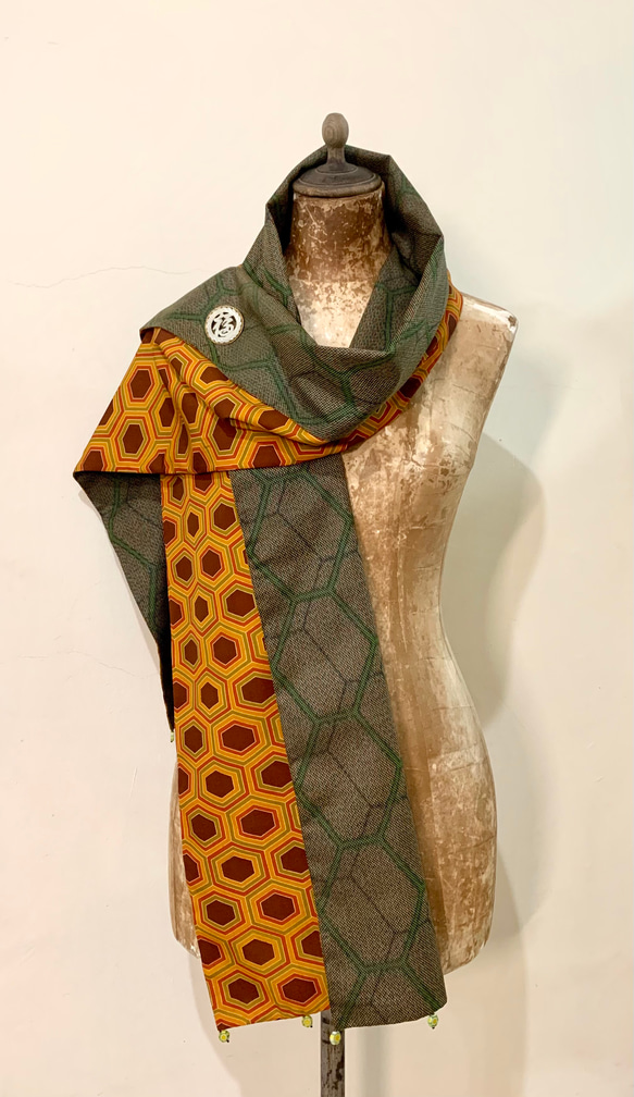 スカーフNo.288*龜甲紋*設計師手作日本古董龜甲和柄幾何橘綠撞色六角形絲質羊毛圍巾 披肩 第8張的照片