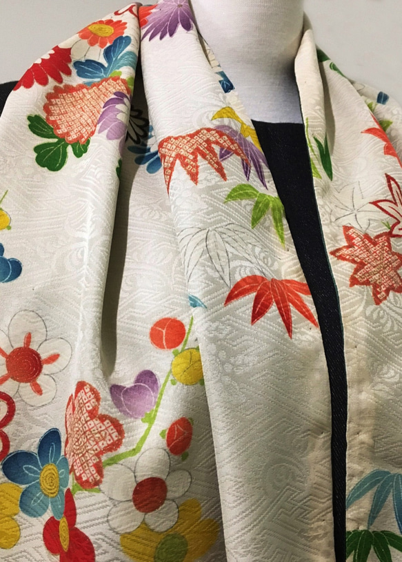 [SOLD]襟巻き.No.144 *四季流轉。Seasons* 設計師純手工縫製綠色系四季古典花朵日本絲質圍巾披肩 第8張的照片