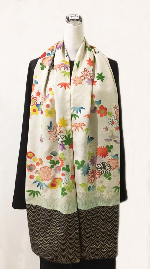 [SOLD]襟巻き.No.144 *四季流轉。Seasons* 設計師純手工縫製綠色系四季古典花朵日本絲質圍巾披肩 第9張的照片