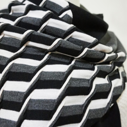 スカーフNo.108 *灰階。Gray Scale* 設計師手作立體織紋黑白灰階造型圍巾 披肩 第7張的照片