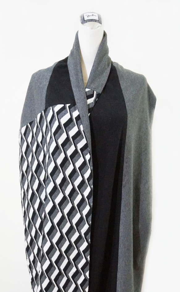 スカーフNo.108 *灰階。Gray Scale* 設計師手作立體織紋黑白灰階造型圍巾 披肩 第8張的照片