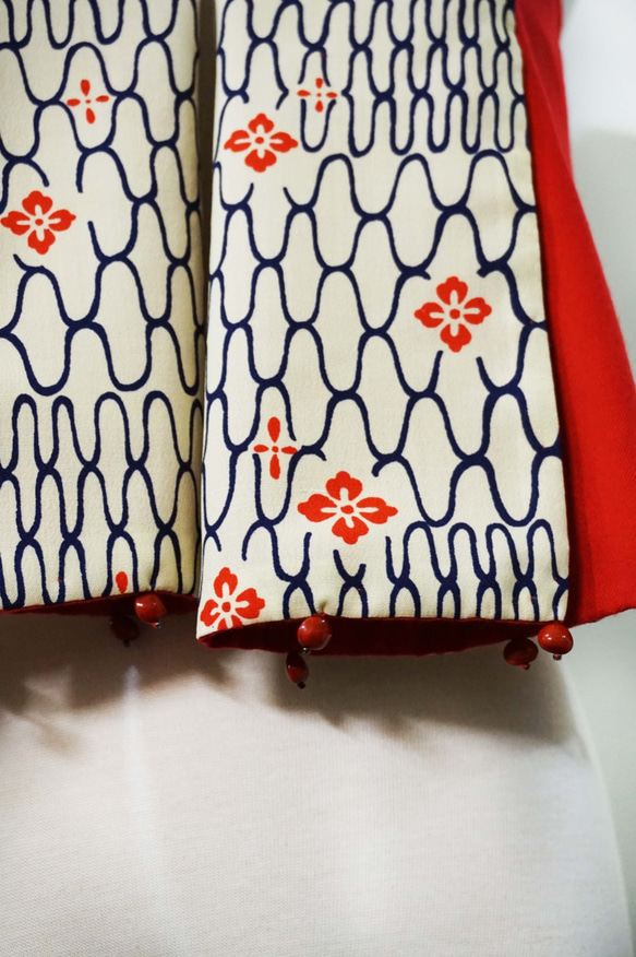 売り切れスカーフNo.231 *旧バルコニーの春の花開き*デザイナー製日本のアンティークウールの手描きダークブルーの網状の赤い春 10枚目の画像