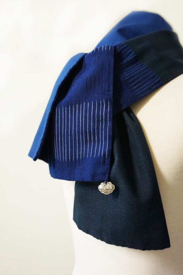 スカーフNo.234 *夏日海洋*日本傳統工法織紋幾何格紋撞色拼接藍色圍巾 披肩 第4張的照片