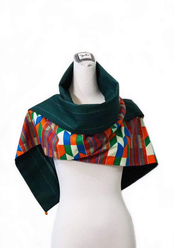 スカーフNo.244 *艷陽下的色彩*設計師純手作非洲鮮豔幾何純棉印花拼接綠色日本傳統工法織紋圍巾 第8張的照片