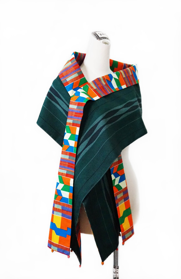 スカーフNo.244 *艷陽下的色彩*設計師純手作非洲鮮豔幾何純棉印花拼接綠色日本傳統工法織紋圍巾 第9張的照片