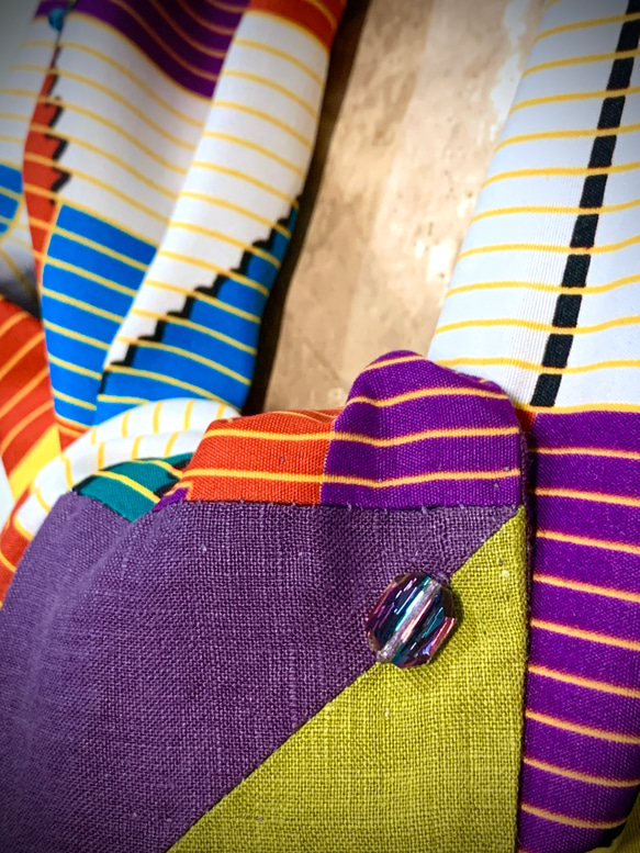 スカーフNo.247 *紫色空間*設計師純手作非洲鮮豔幾何純棉印花拼接紫色五彩琉璃珠圍巾 披肩 第10張的照片