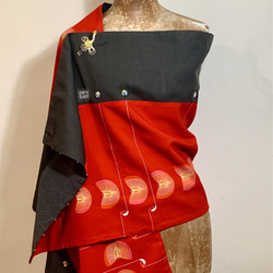 スカーフNo.253*曙光*日本古董毛料喜氣紅色孔雀暖灰格紋五彩飛碟鑽陽光圍巾披肩 第3張的照片