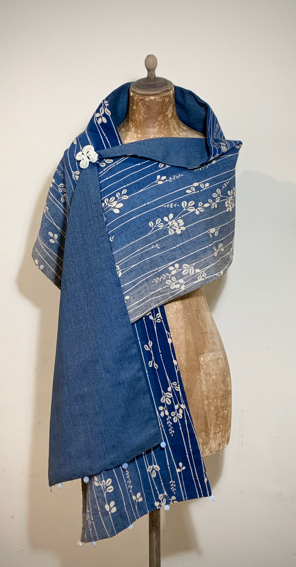 スカーフNo.255*雪之雫*日本古董藍色漸層白色植物花朵織花羊毛條紋古典優雅氣質乳白水鑽圍巾披肩 第3張的照片