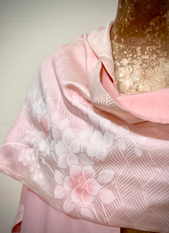 スカーフNO.178 *異國的未婚妻*設計師純手作粉紅色系日本古董花卉壓紋蕾絲玫瑰花朵浪漫撞色圍巾 披肩 第6張的照片