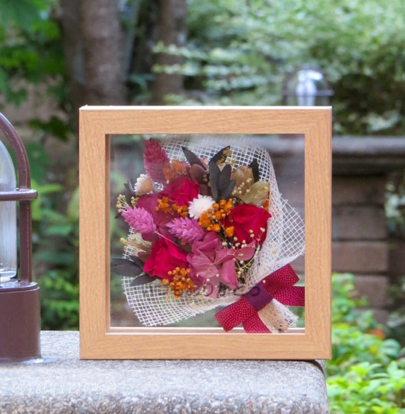 秋色の花束ブーケ  ～ ガラスの中のスワッグブーケ・透明感のあるナチュラルフレームフラワーインテリア・メッセージカード付 3枚目の画像
