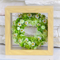 癒されグリーンのフラワーベールリース ～ 花とグリーンを楽しむインテリア ～ 手作り花かんざしと星のお花のグリーンリース 7枚目の画像