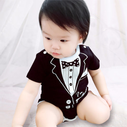 PUREST baby collection 小紳士西裝．寶寶．嬰兒．短袖．包屁衣．連身衣【黑色款】獨家款式設計 第1張的照片