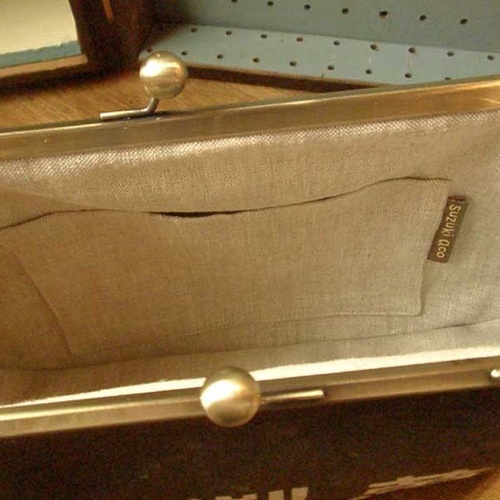 送料無料【前掛けリメイク】がま口バック (帝国製菓のビスケット