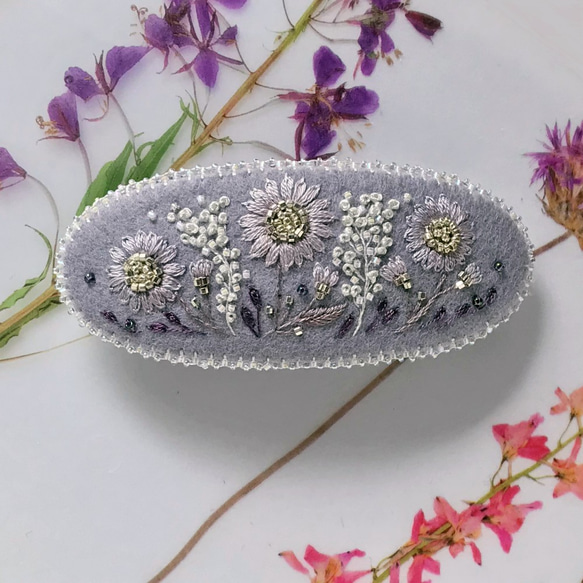 パープルグレーに花刺繍のバレッタ　No.194 2枚目の画像