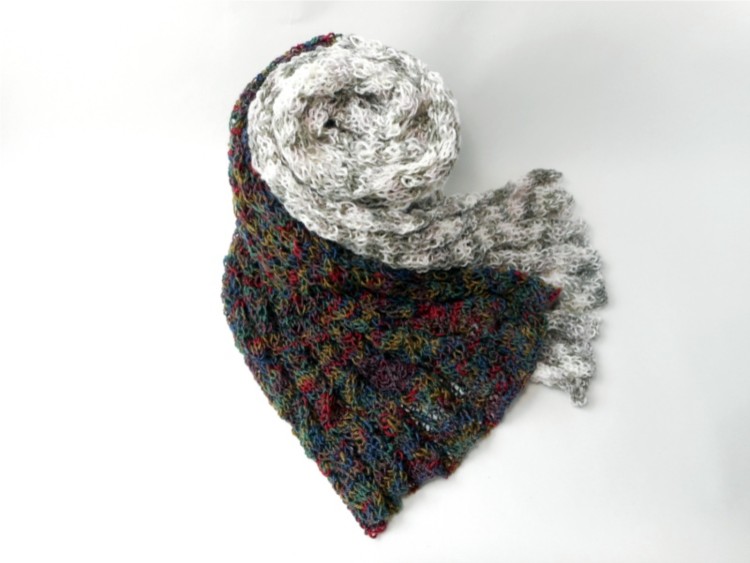 段染めの手編みマフラー