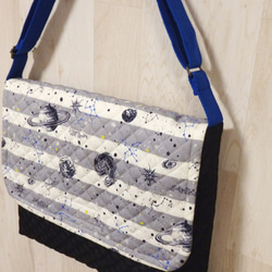 ショルダー型図書袋★惑星ボーダー柄×紺デニムキルト　男の子　宇宙星座図鑑　黒グレー　レッスンバッグ　入園入学 8枚目の画像