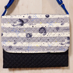ショルダー型図書袋★惑星ボーダー柄×紺デニムキルト　男の子　宇宙星座図鑑　黒グレー　レッスンバッグ　入園入学 9枚目の画像