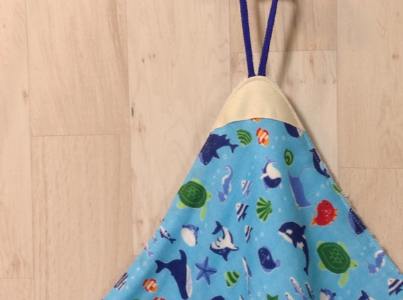 海のなかまたち★ブルー★ループ付きガーゼタオル　水色マリン青 北欧魚水族館　男の子女の子　入園 3枚目の画像