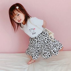 【送料無料】 BeHappy にこちゃん 名前入れ Tシャツ　人気プレゼント　家族フォト　名入れ　プチプラ 2枚目の画像