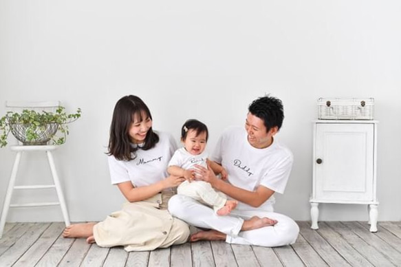 【送料無料】３枚セット Simple サイン字 名前入れ Tシャツ  ブライダルフォト マタニティフォトに☺︎ 2枚目の画像