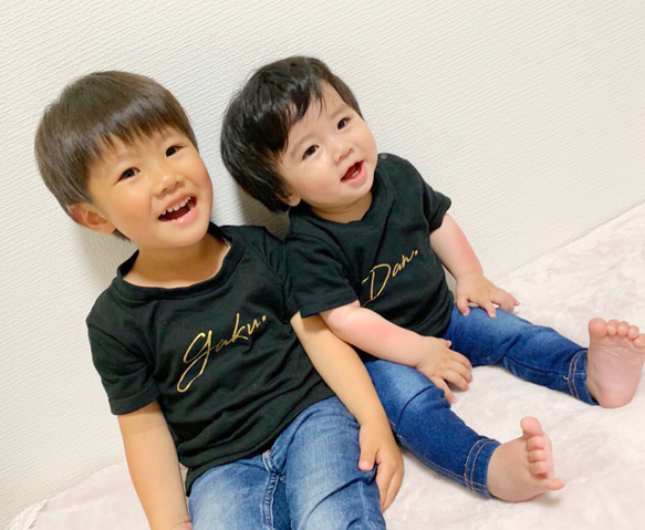 【送料無料】 Stylish. 名前入れ Tシャツ (ブラック×ゴールド) 名前入りオーダーTシャツ 2枚目の画像