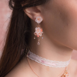 こぼれた桜BLOSSOM満開桜のシャンデリアイヤリングを見る -  Pamycarie Handmade Jewelry 3枚目の画像