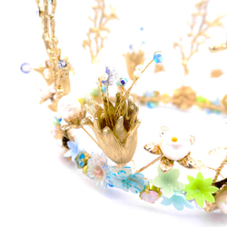 ジニアハンドメイド樹脂クレイ珊瑚の花ゴールドメッキクラウン - パミカリー手作りジュエリー 4枚目の画像