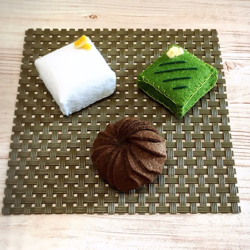 フェルトフェルト・フェルト飾り・専用 フェルトフェルト・フェルト飾り・専用