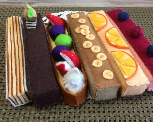 のんページ＊フェルトケーキ のんページ＊フェルトケーキ おままごと フェルトのケーキ屋さん