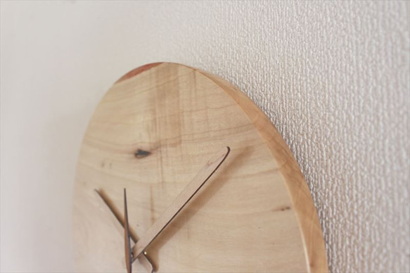 【在庫処分　値引きセール】　直径30cm-30　木とレジンの掛け時計　River clock 3枚目の画像