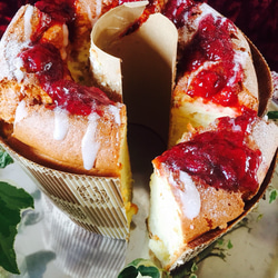 ふわ溶けスフレチーズシフォンケーキ❤︎手作りいちごジャム添え 1枚目の画像