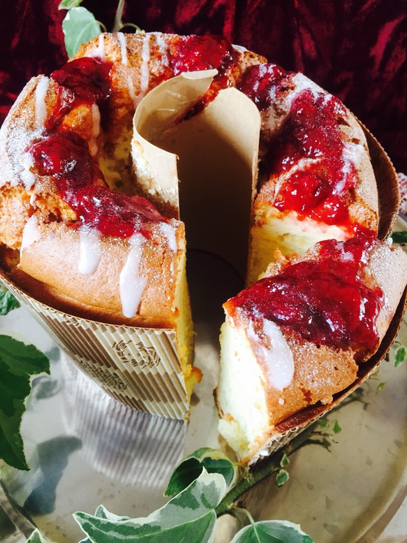 ふわ溶けスフレチーズシフォンケーキ❤︎手作りいちごジャム添え 1枚目の画像