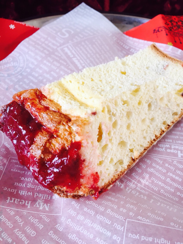 ふわ溶けスフレチーズシフォンケーキ❤︎手作りいちごジャム添え 3枚目の画像