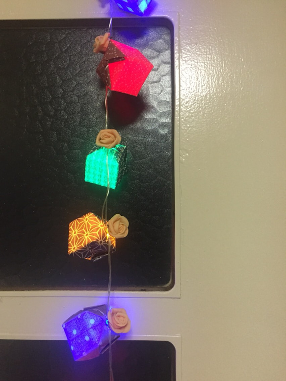 紙ふうせんモチーフ　紫の多面体ランプ　　置き型 紙ふうせんモチーフ 紫の多面体ランプ 置き型 ライト・照明