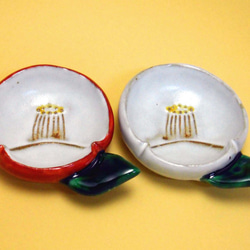 豆皿　赤椿白椿セット(箸置きタイプ） 1枚目の画像