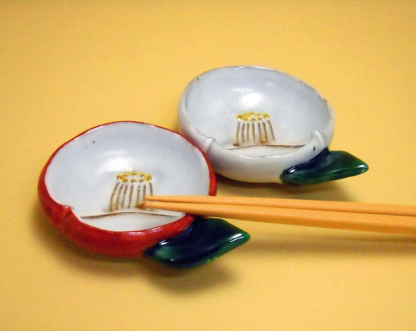 豆皿　赤椿白椿セット(箸置きタイプ） 4枚目の画像