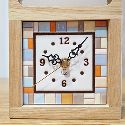 スペインタイルと無垢材の木枠の置き時計（ブロック） 4枚目の画像
