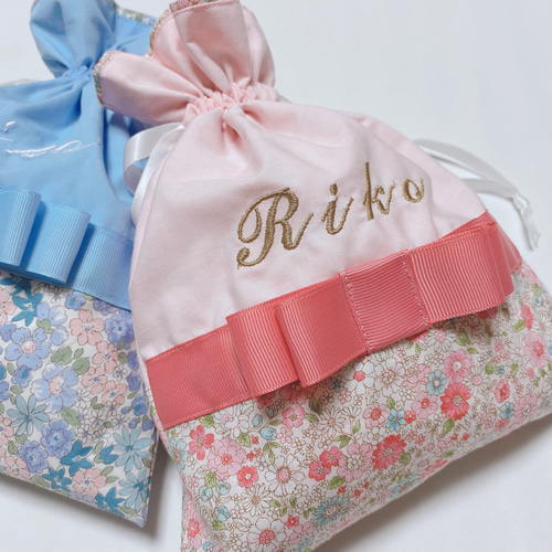 可愛いイニシャル入り巾着 給食袋 巾着 フリル巾着 リボン巾着 花柄