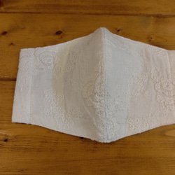 抗菌・防臭加工国産Wガーゼ使用 立体マスク バラの刺繍 ナチュラル 3枚目の画像