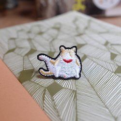 忌廉色萌貓 刺繡 胸針 襟針 第1張的照片