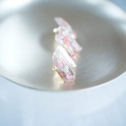 花氷（はなごおり）グレージュ×ピンクのヘアバレッタ 3枚目の画像