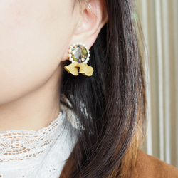 樹花花果系列珍珠鑲邊荷葉邊橄欖耳環耳環 第2張的照片