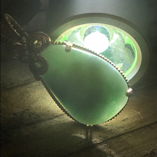 緑蔭〜糸魚川・小滝産ヒスイペンダントトップ(k14gfワイヤー使用