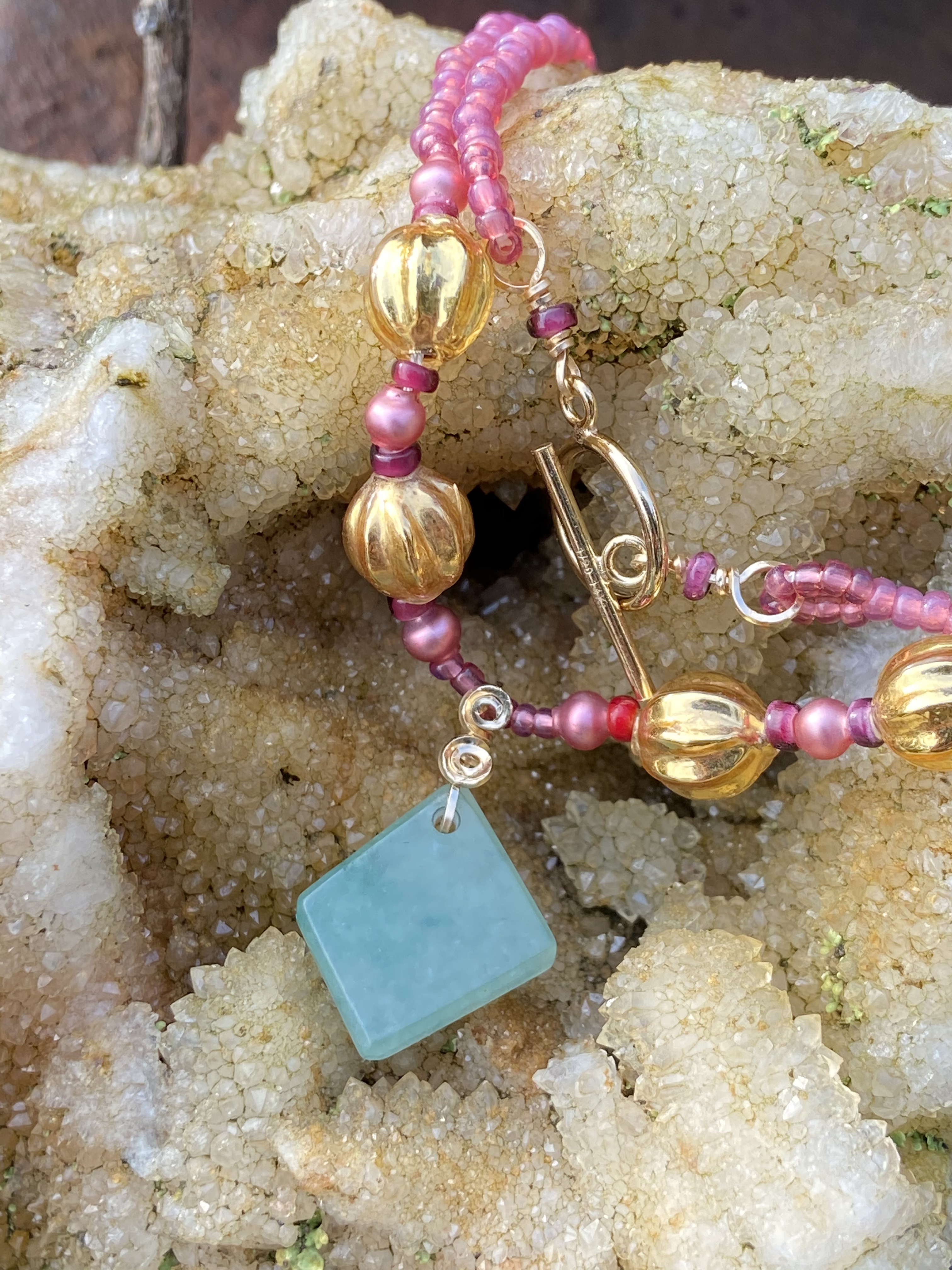 時の旅路ⅹⅵ〜糸魚川・金山翡翠とビンテージビーズのショートネックレス〜