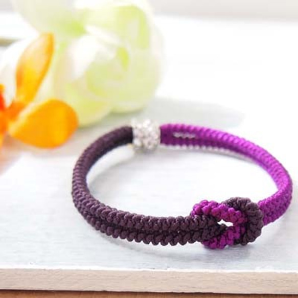 mu su fu (purple) 絹組紐輪のブレスレット　(受注製作）サイズを承り製作いたします。 1枚目の画像