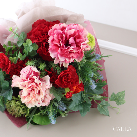 母の日などのギフトにも♪Red Carnation Bouquet 4枚目の画像